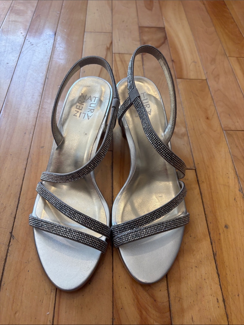 NWOT Naturalizer Silver Strappy Slingback Heels